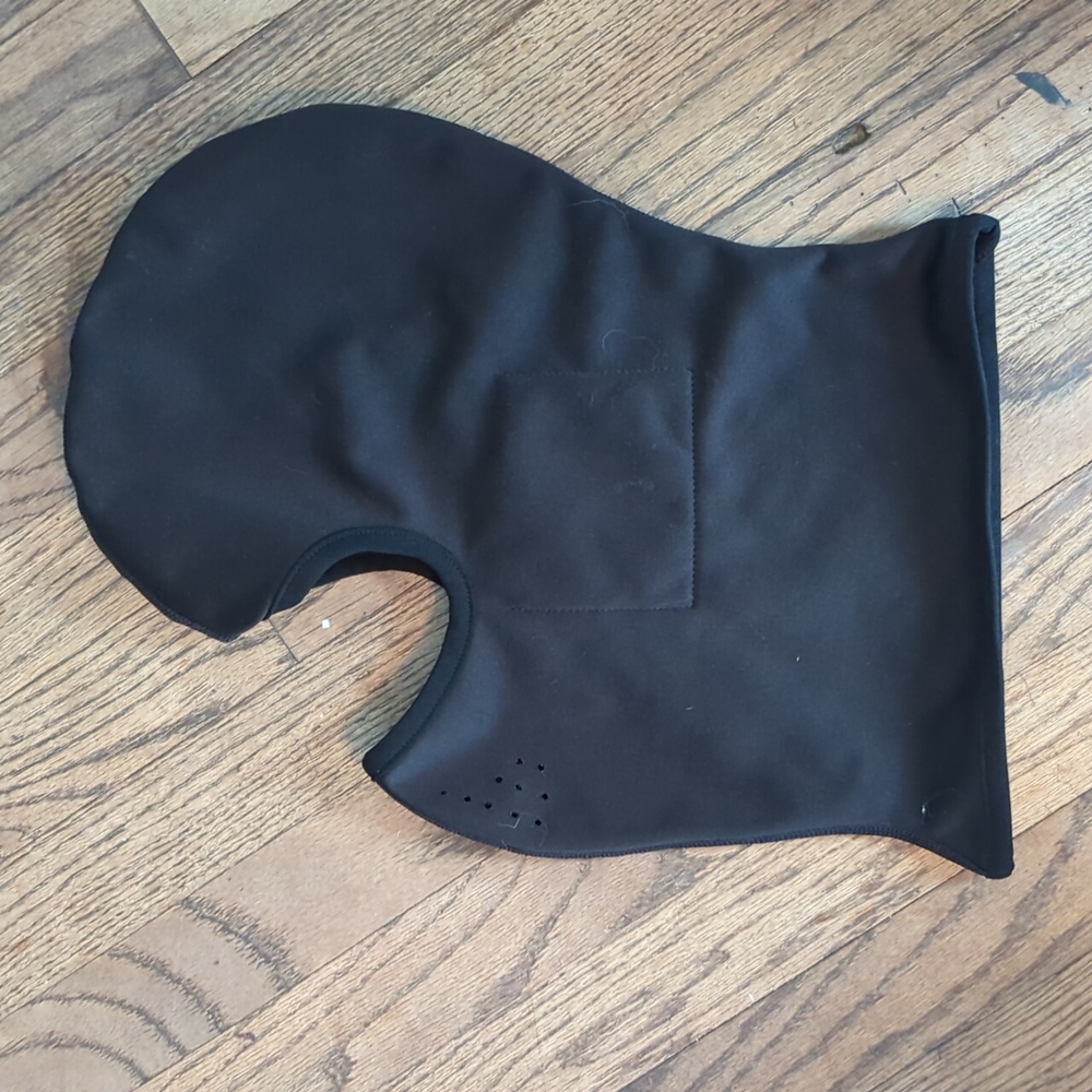 EUC cold weather hat with pockets for ear warmers